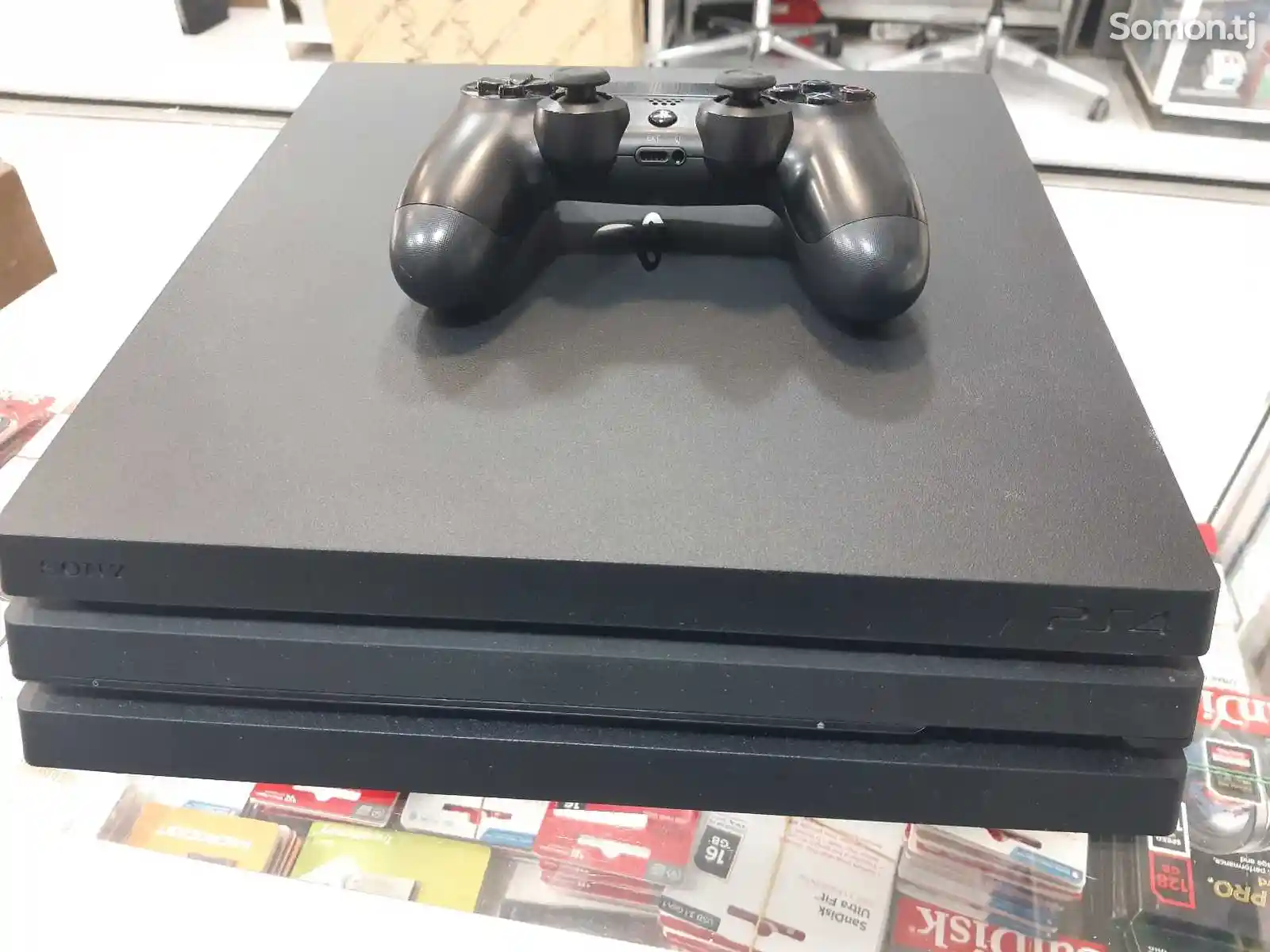 Игровая приставка PS 4pro-4