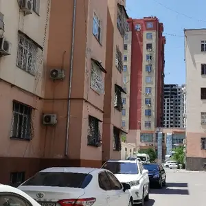 2-комн. квартира, Цокольный этаж, 70 м², нохияи Сино, пушти Саодат