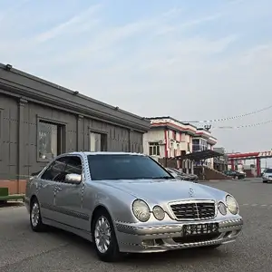 Mercedes-Benz E class, 2001