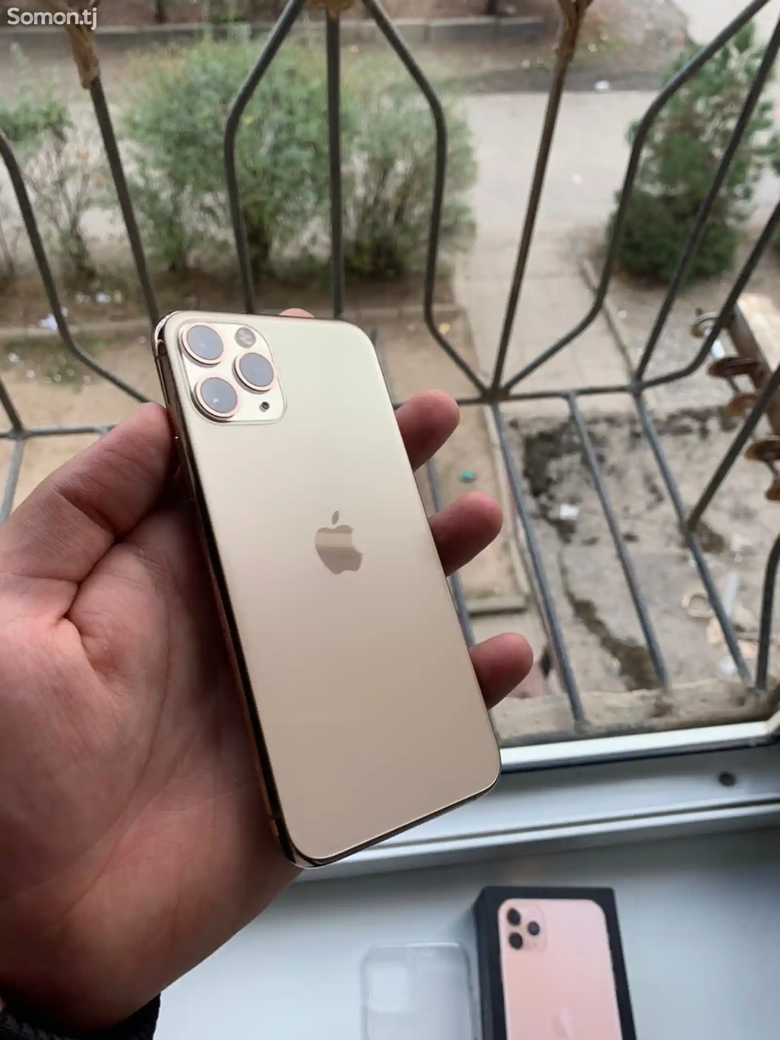 Apple iPhone 11 Pro, 64 gb, Gold-2