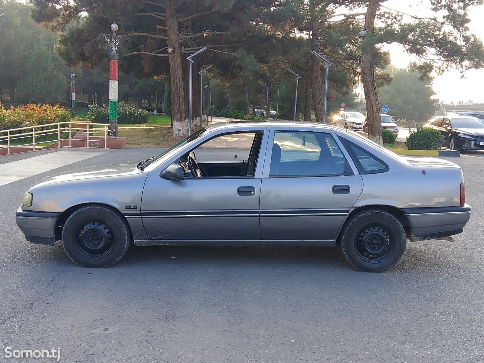 Opel Vectra A, 1992-3