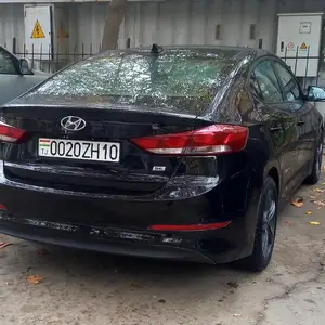 Hyundai Elantra, 2019