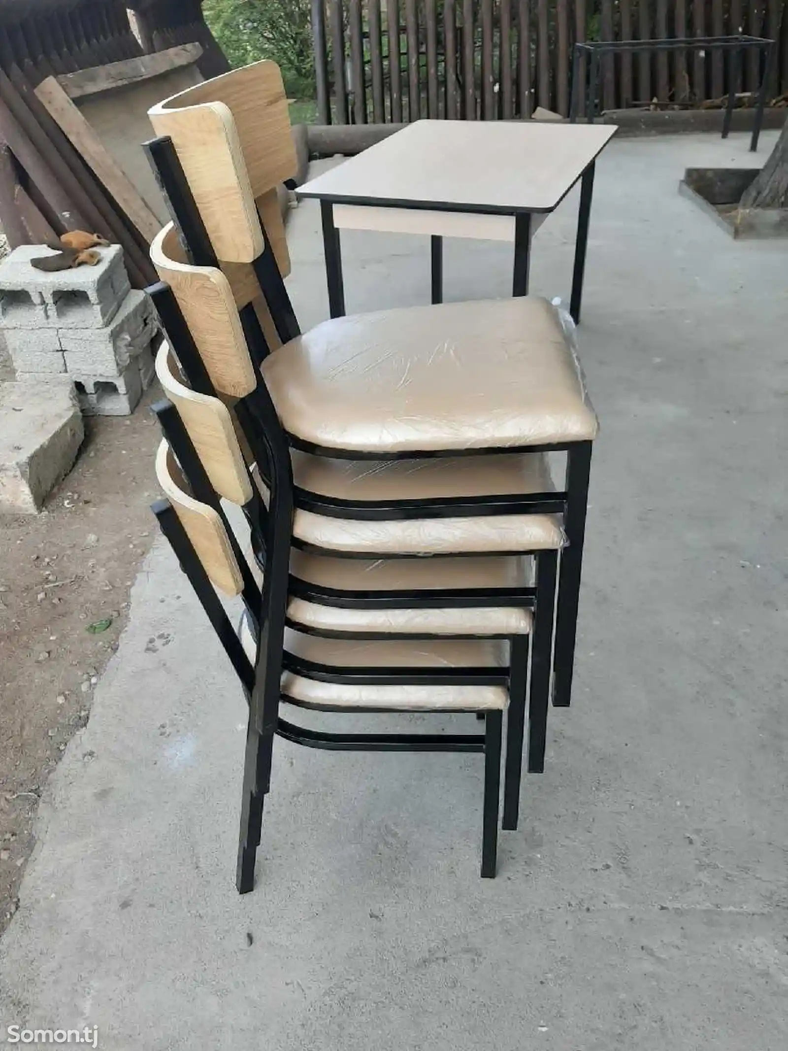 Cтол и стулья-3