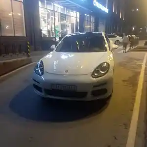 Porsche Panamera, 2016