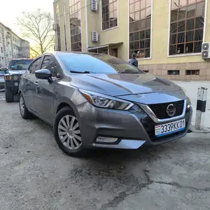 Nissan Versa, 2019