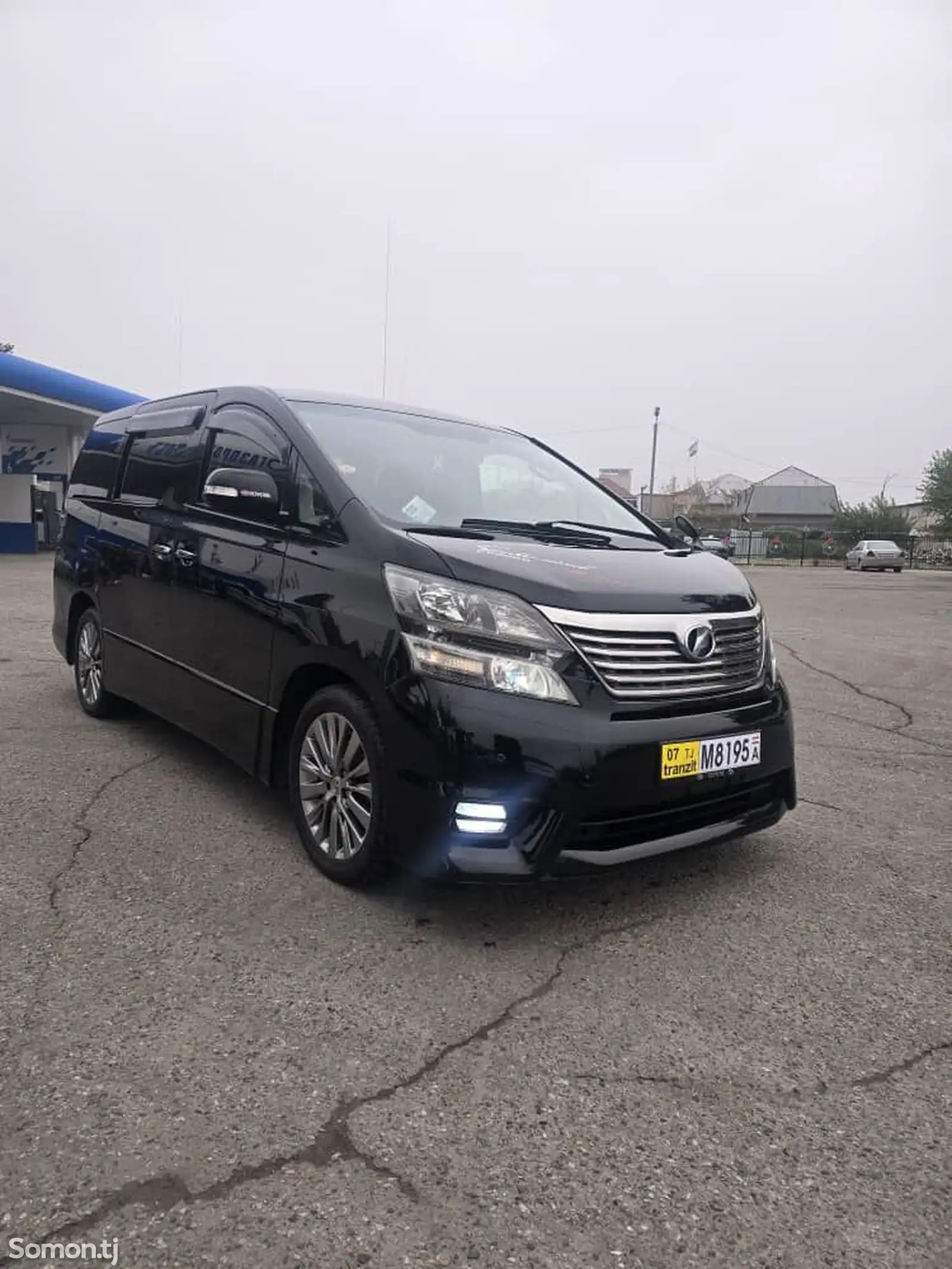 Toyota Vellfire, 2012-1