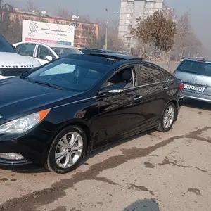 Hyundai Sonata, 2011