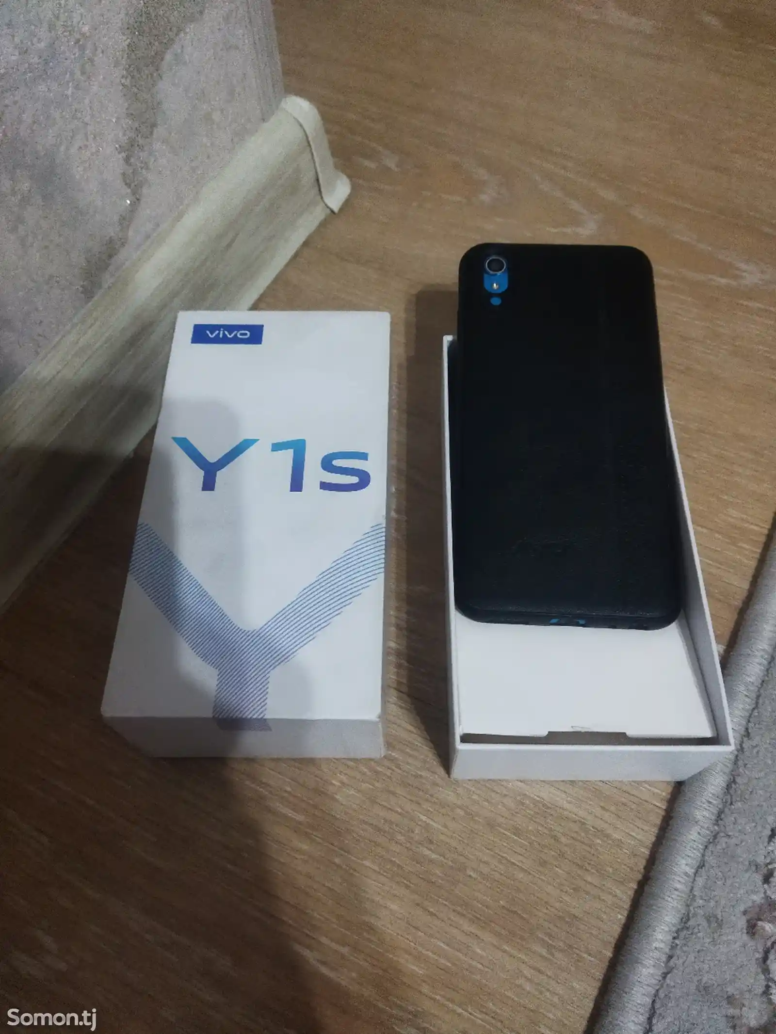 Vivo Y1s-3