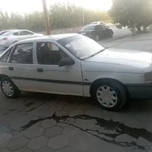 Opel Vectra A, 1991