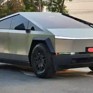 Tesla Cybertruck, 2024