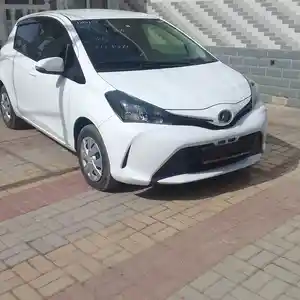 Toyota Vitz, 2015