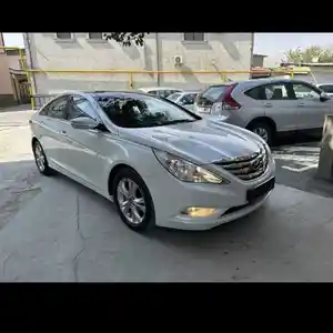 Hyundai Sonata, 2010