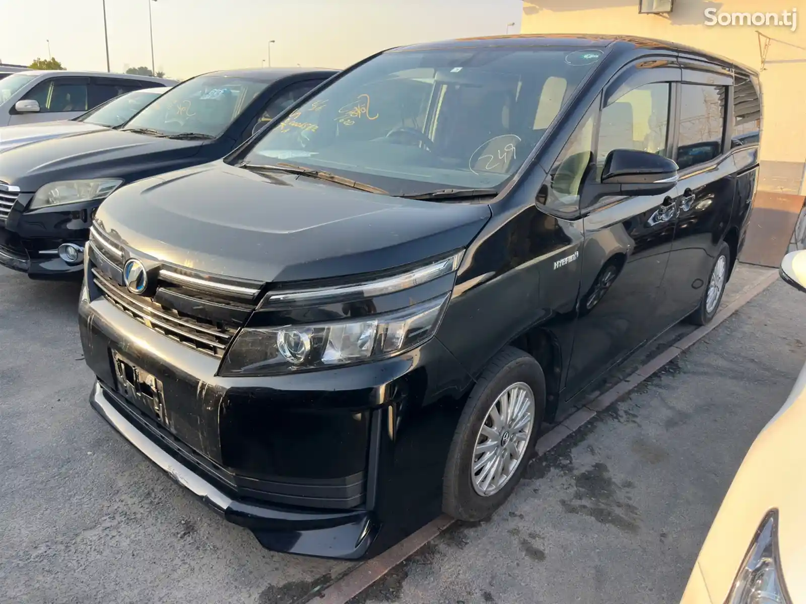 Toyota Voxy, 2014-2