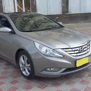 Hyundai Sonata, 2010