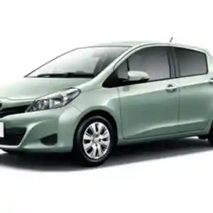 Лобовое стекло на Toyota Vitz 2011