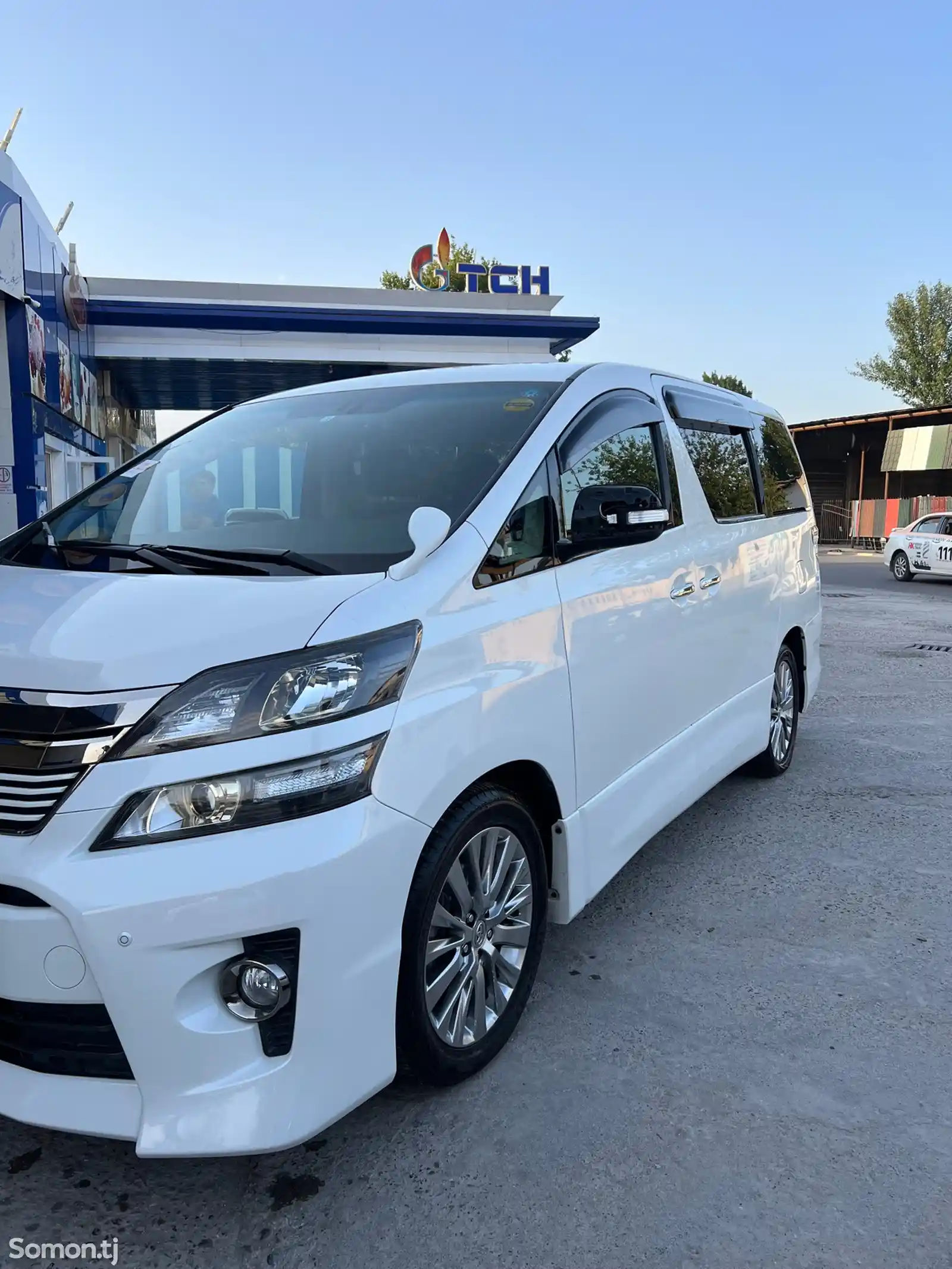 Toyota Vellfire, 2014-3