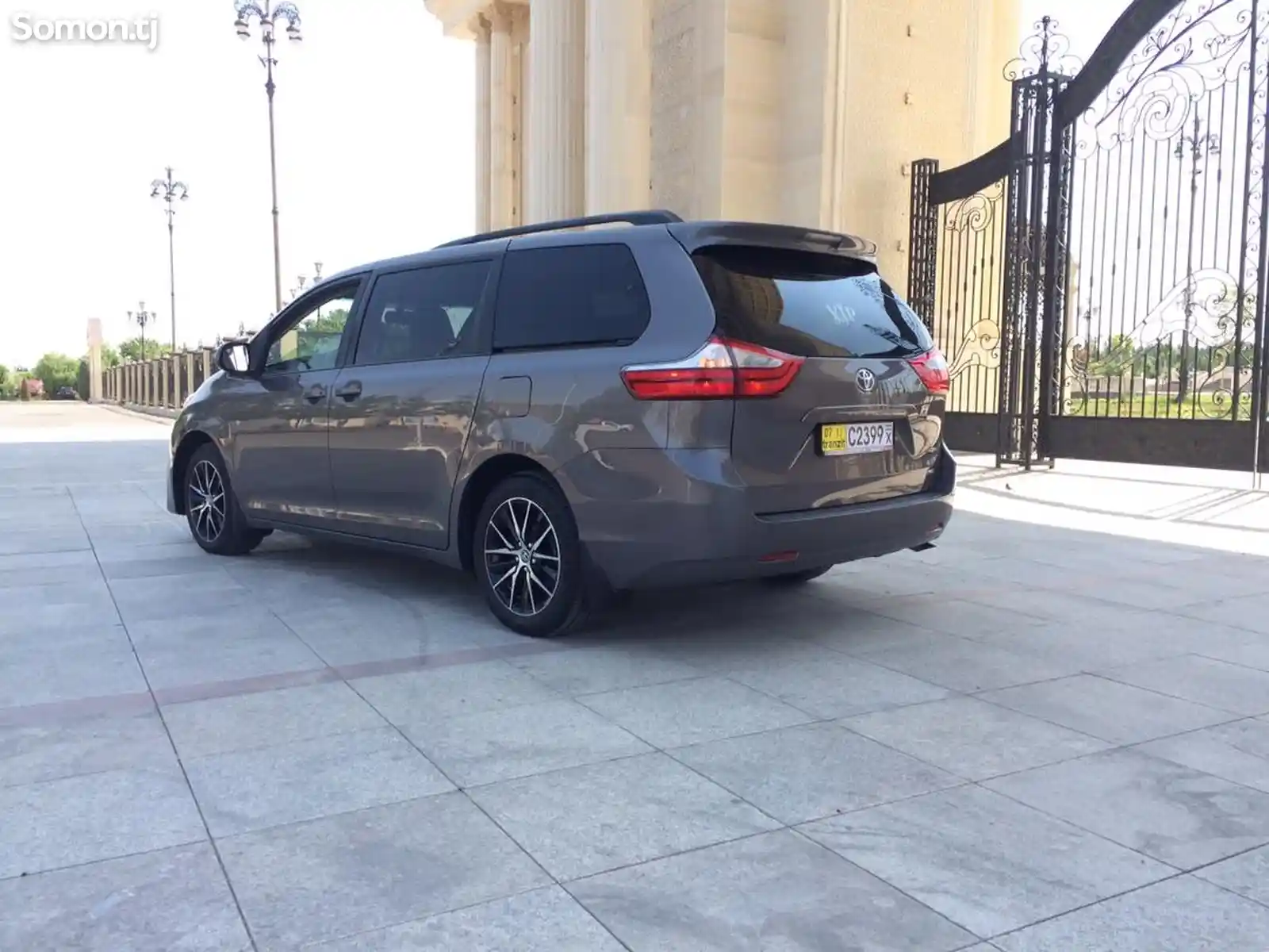 Toyota Sienna, 2015-7