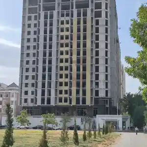 3-комн. квартира, 13 этаж, 127 м², И. Сомони