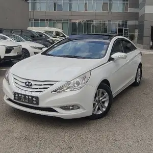 Hyundai Sonata, 2011