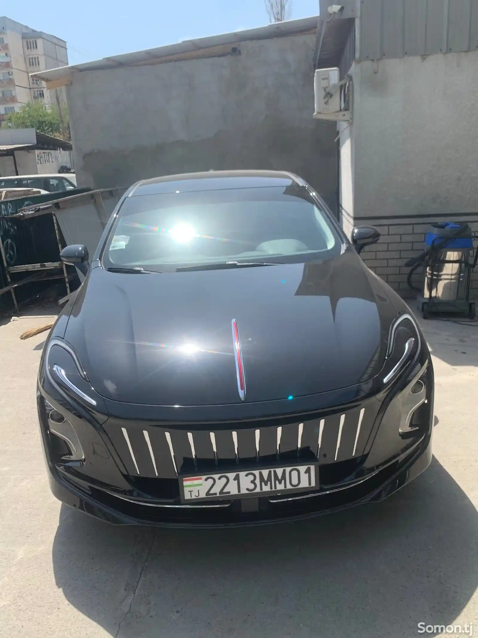 Hongqi E-QM5, 2023-1