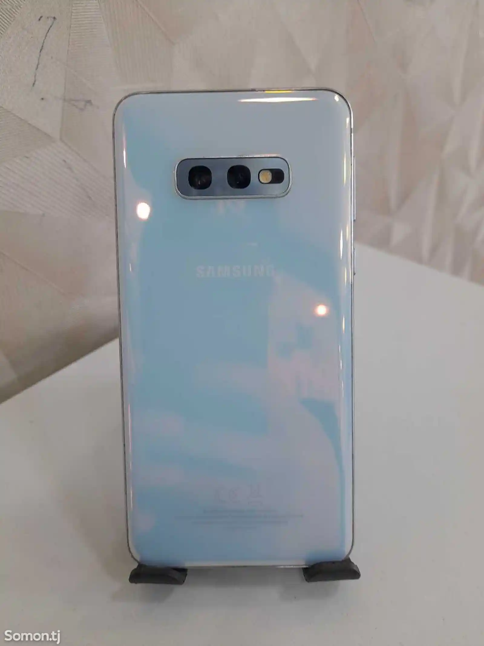 Samsung Galaxy S10E-1