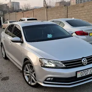 Volkswagen Jetta, 2015