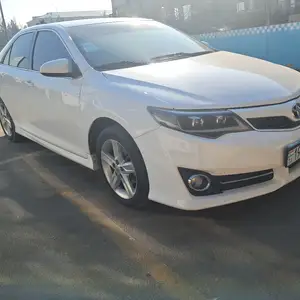 Toyota Camry, 2012