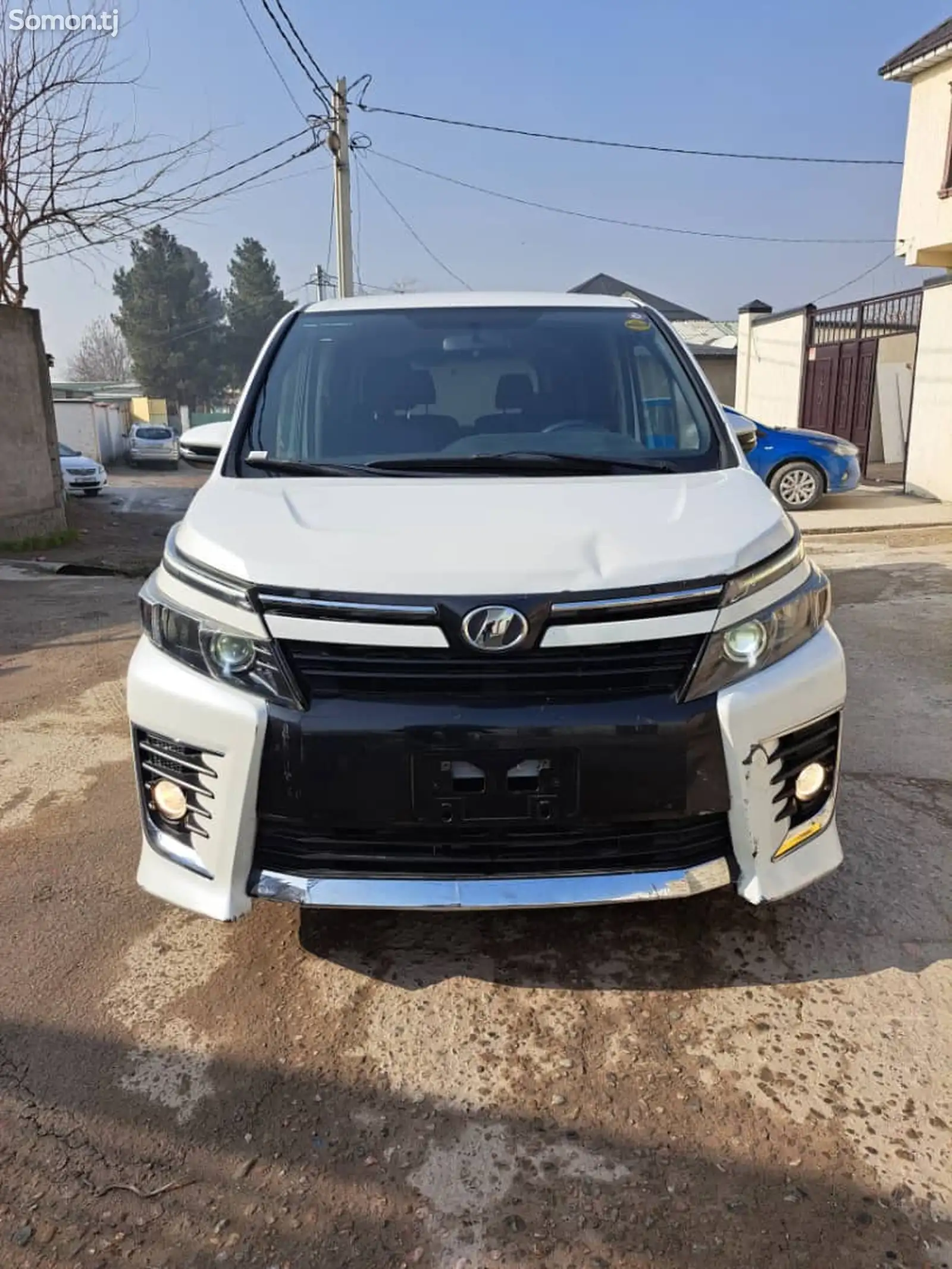 Toyota Voxy, 2014-1