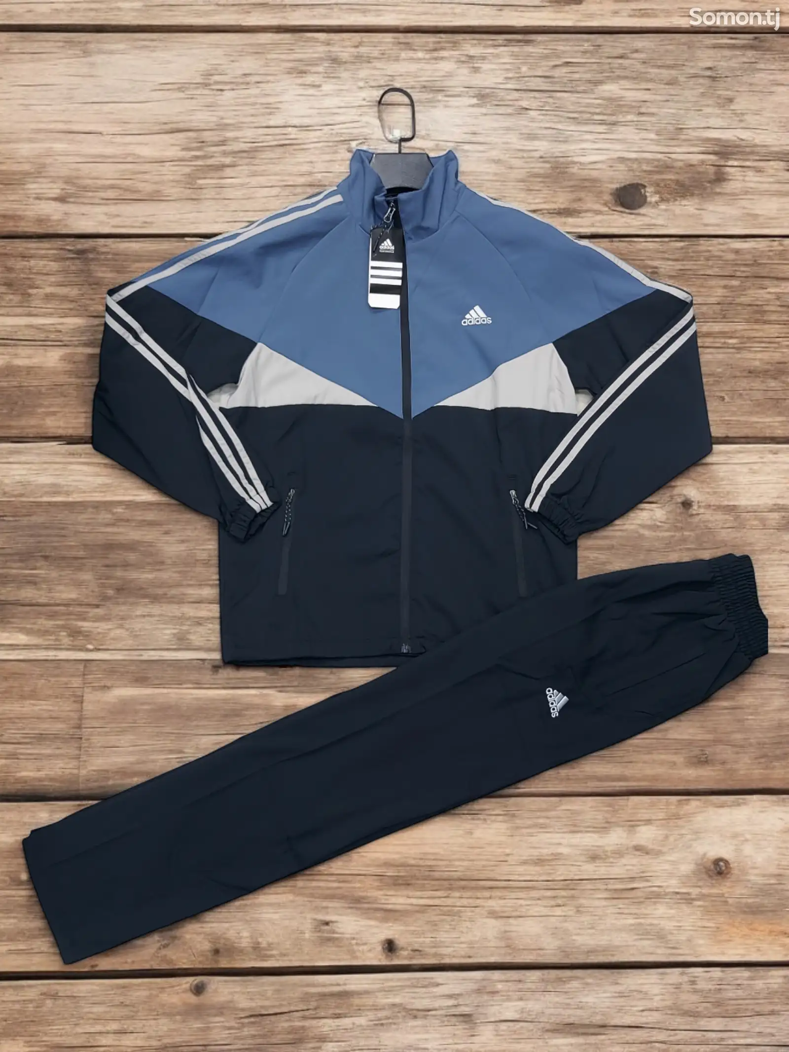 Спортивный костюм Adidas-1