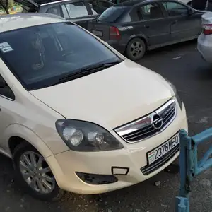 Opel Zafira, 2010