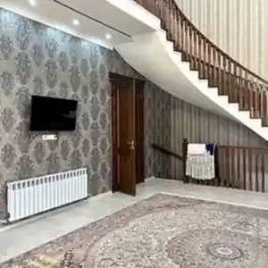 2-этажный, 8 комнатный дом, 390 м², Ашан, телестудия