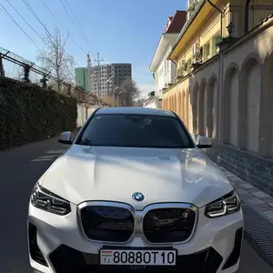 BMW iX3, 2025