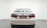 Toyota Camry, 2016-4