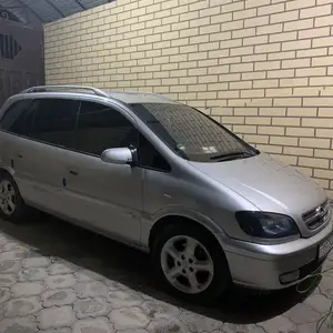 Opel Zafira, 2004