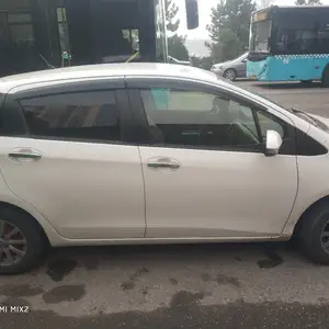 Toyota Vitz, 2015