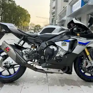 Мотоцикл Yamaha YZF-R1M 1000cm³ на заказ