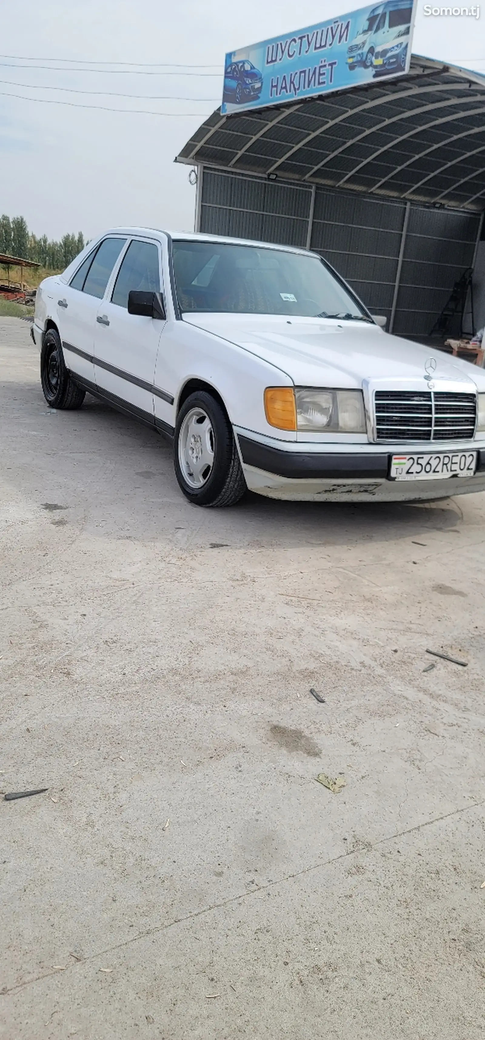 Mercedes-Benz W124, 1990-2