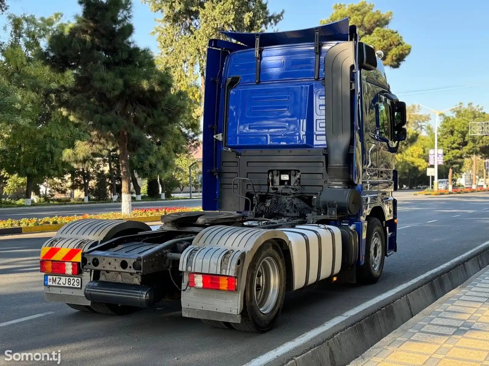 Седельный тягач Mercedes-Benz Actros V8 Avtomat Retarder, 2012-6