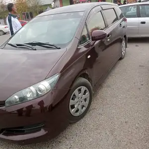 Toyota Wish, 2011