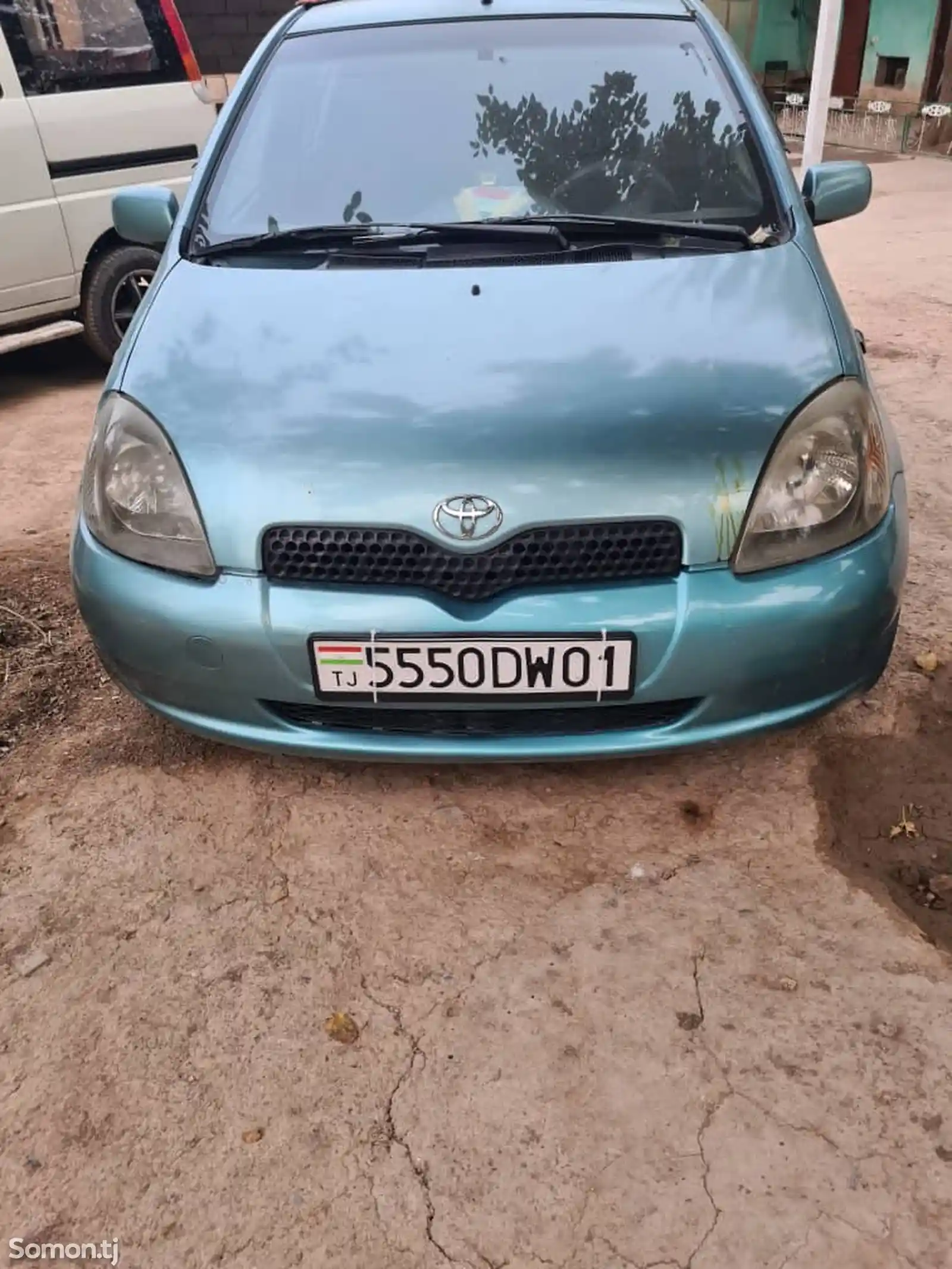 Toyota Vitz, 2001-1