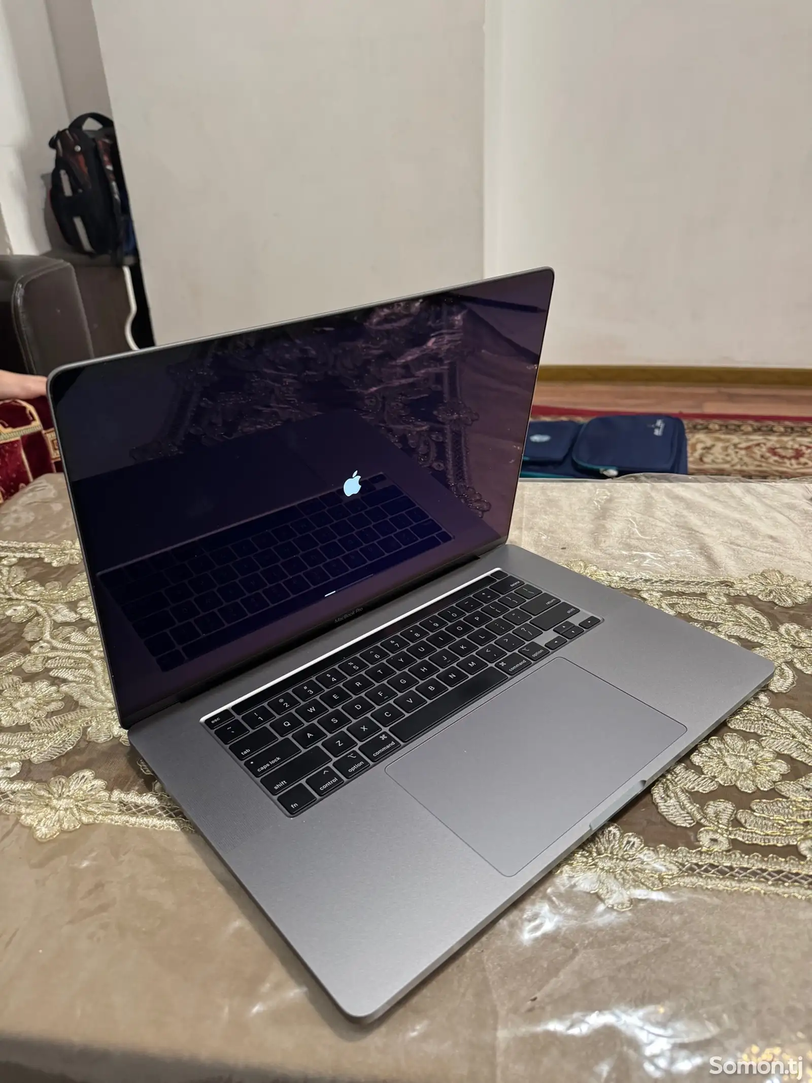 Ноутбук Macbok pro 16 inch i9 2019 32gb ram 1t ssd graphics 8gb-2