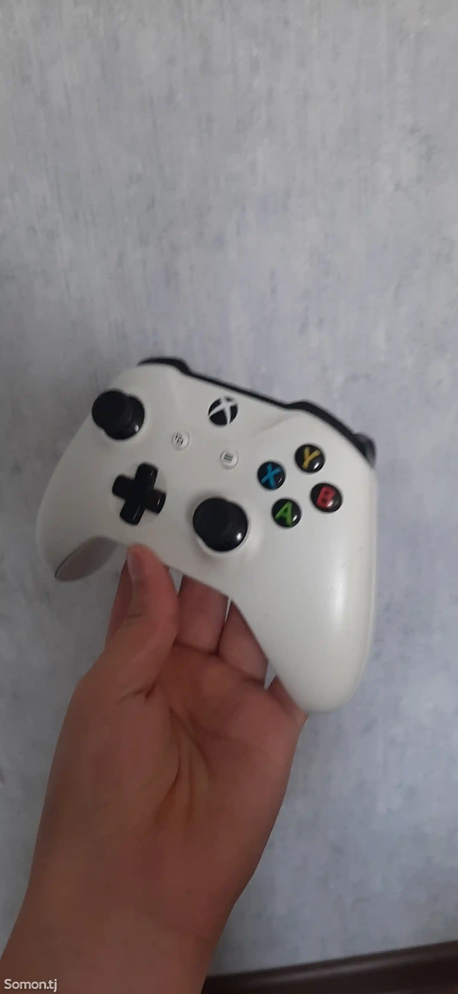 Игровая приставка Xbox One S-2