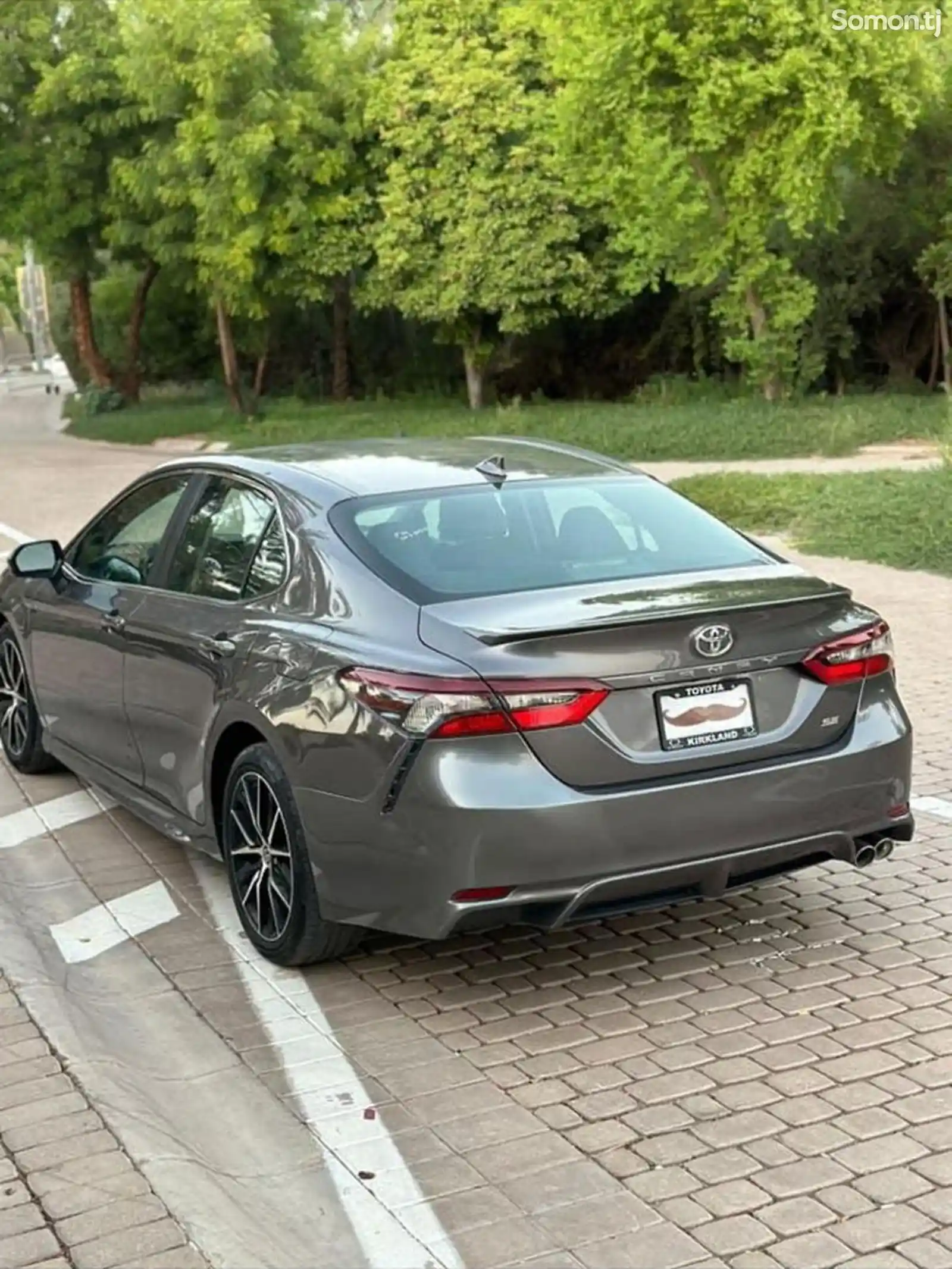 Toyota Camry, 2021-8