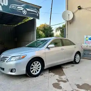 Toyota Camry, 2010