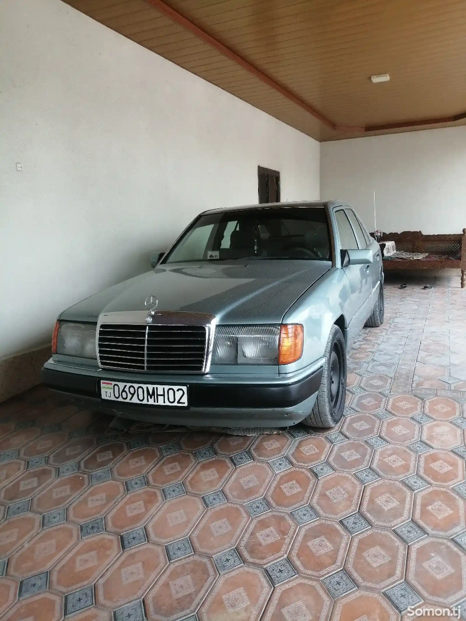 Mercedes-Benz W124, 1990-2