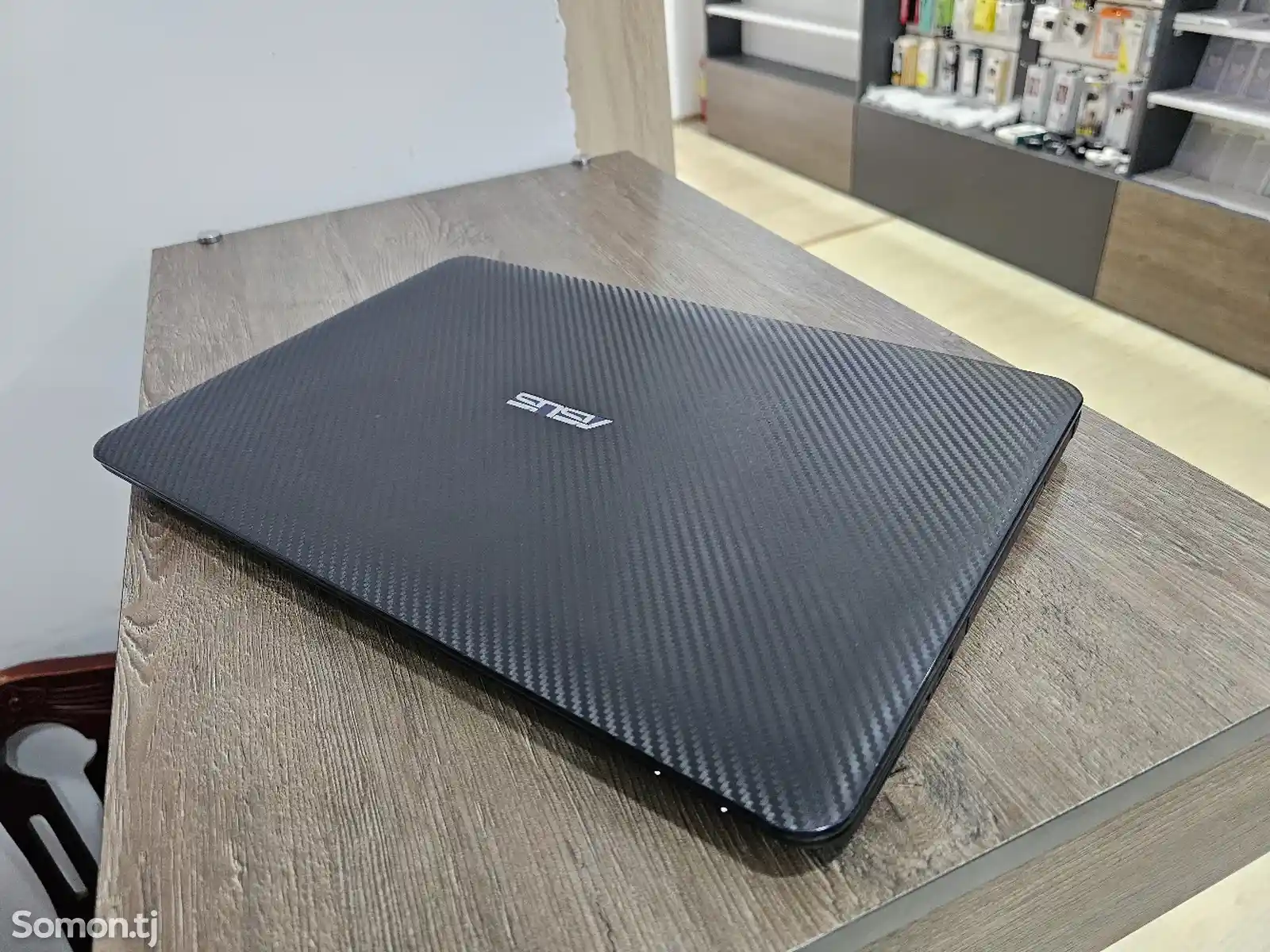 Ноутбук Asus Core i3-4005U / 4GB / GT 820M 2GB / 500GB-4