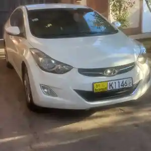 Hyundai Elantra, 2011