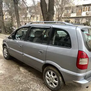 Opel Zafira, 2004