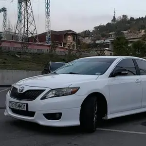 Toyota Camry, 2010