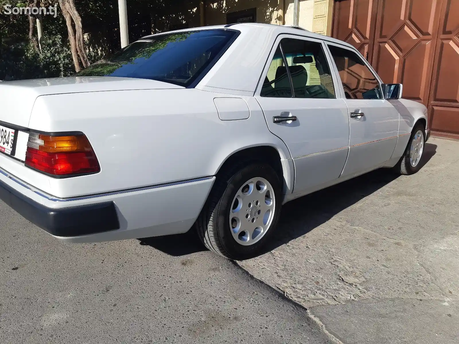 Mercedes-Benz W124, 1990-2